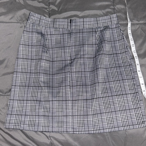 Plaid skirt - Picture 4 of 4